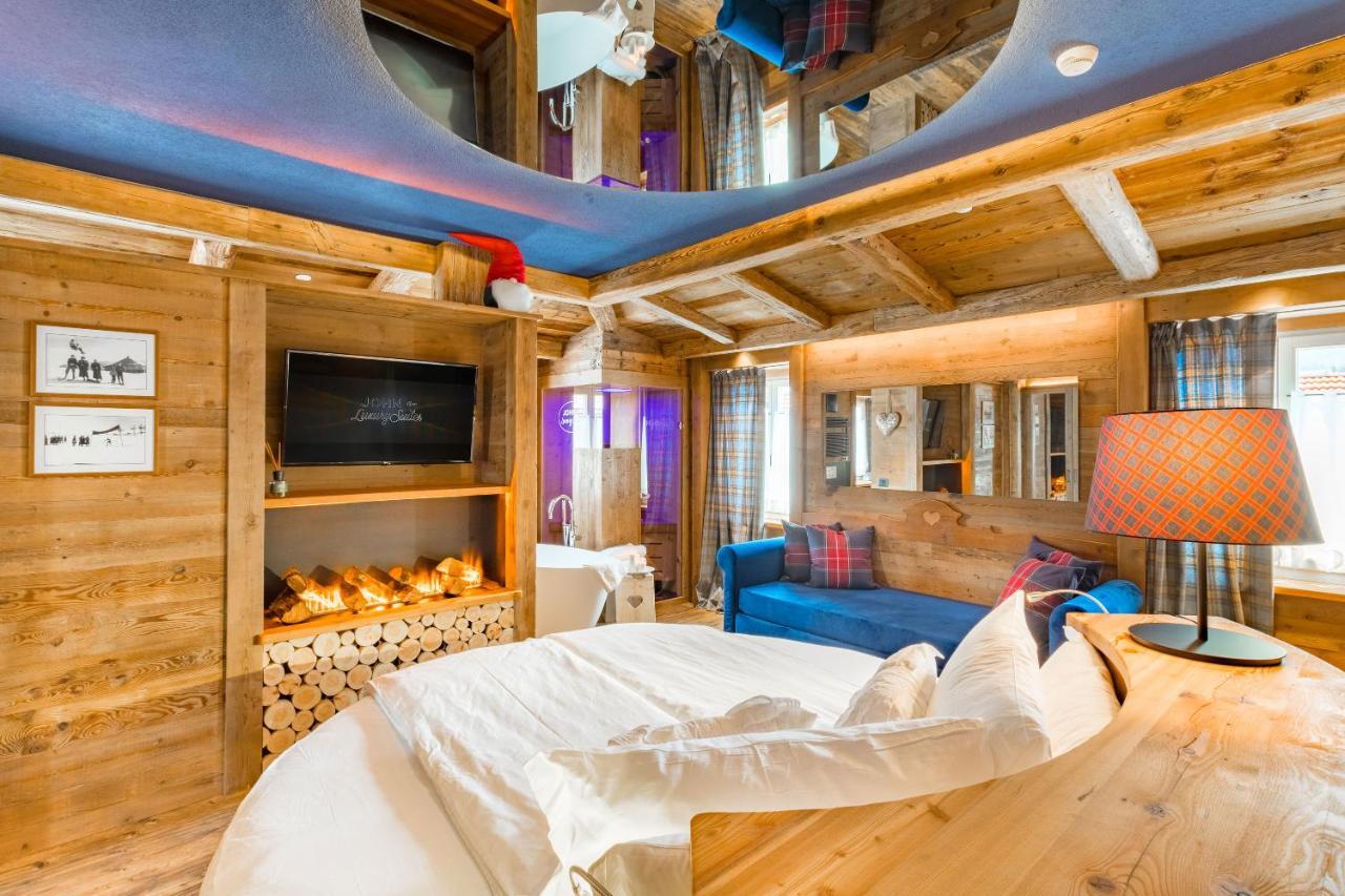 John Luxury Suites Folgaria Exteriör bild