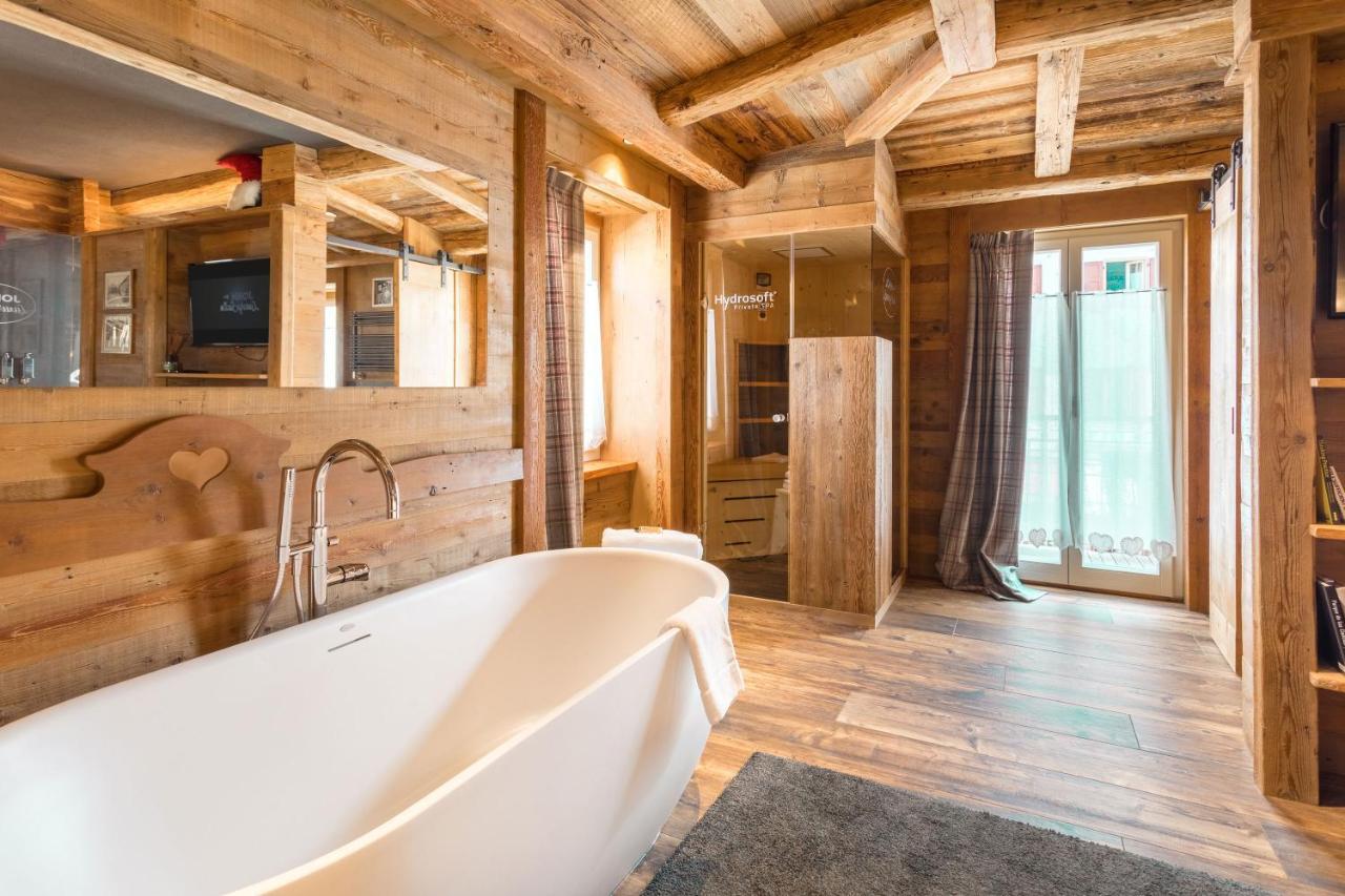 John Luxury Suites Folgaria Exteriör bild