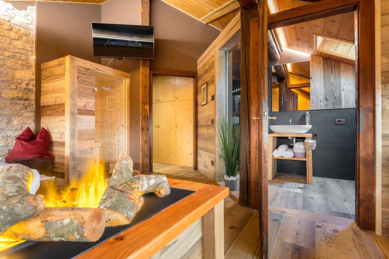 John Luxury Suites Folgaria Exteriör bild