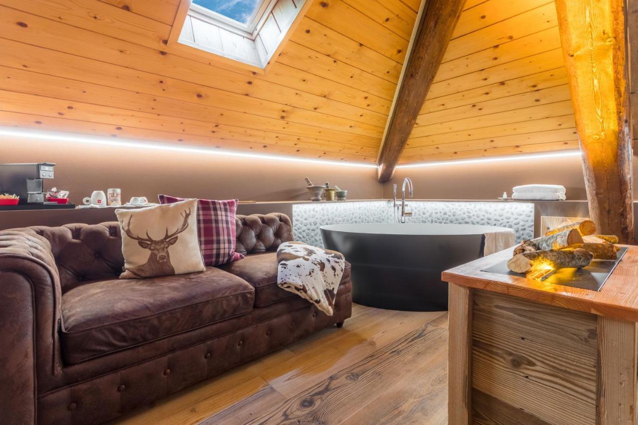 John Luxury Suites Folgaria Exteriör bild