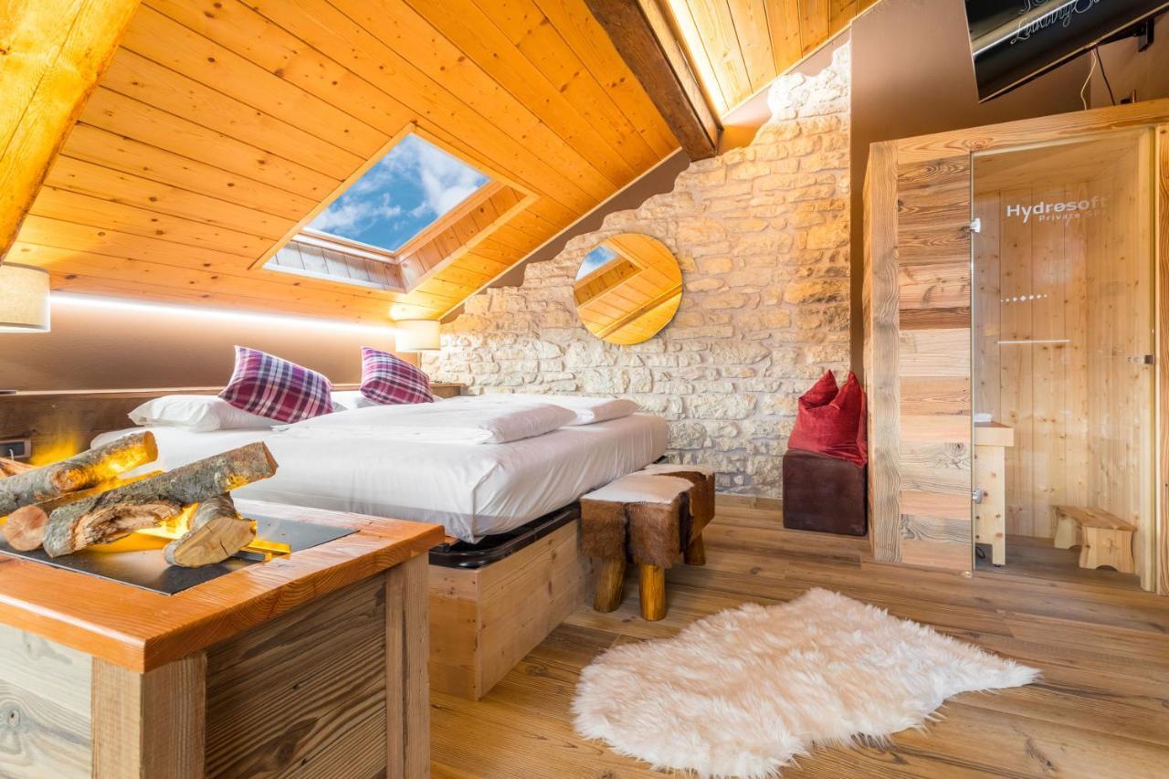 John Luxury Suites Folgaria Exteriör bild