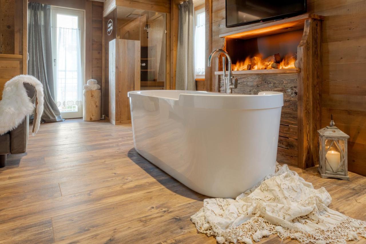 John Luxury Suites Folgaria Exteriör bild
