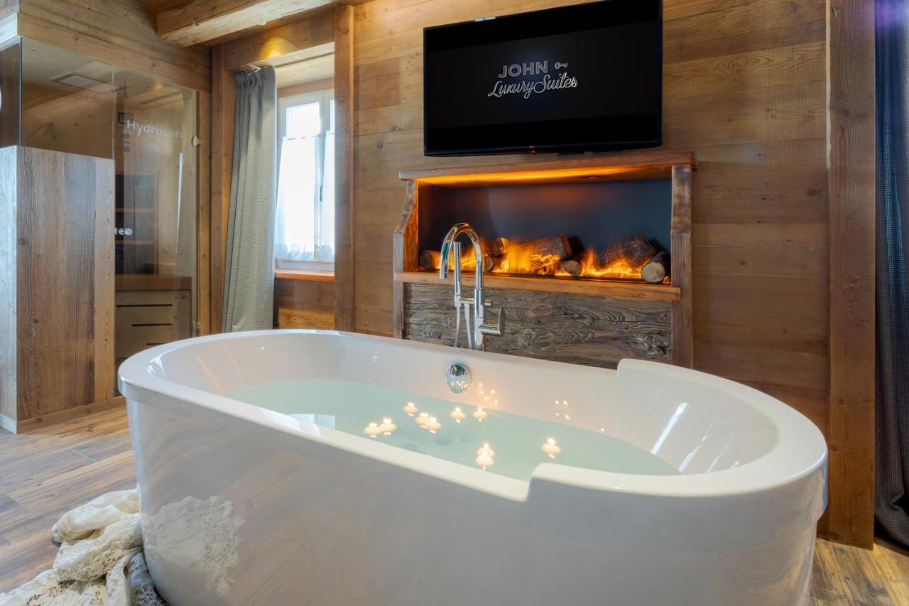 John Luxury Suites Folgaria Exteriör bild